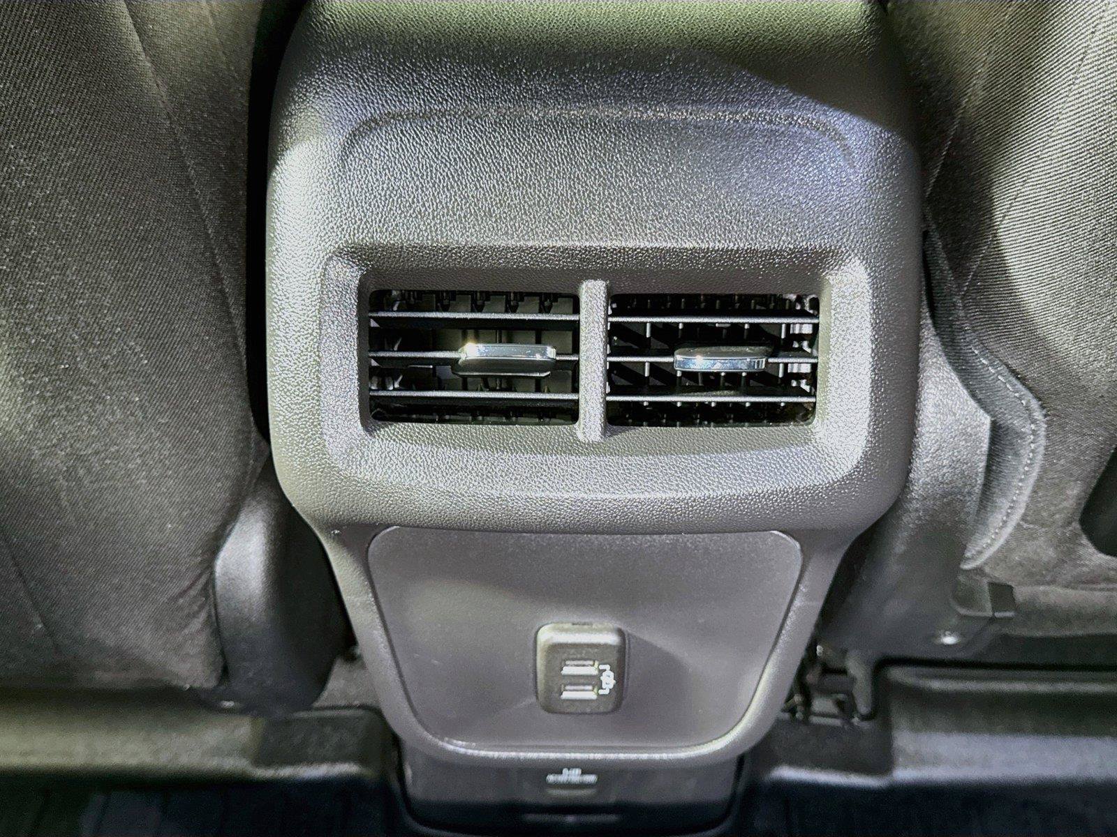 Used 2024 GMC Terrain SLE w/ Driver Convenience Package FWD image 23