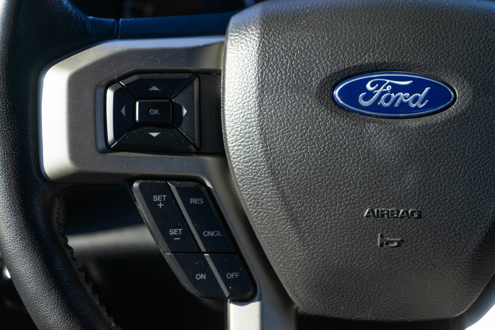 Used 2022 Ford F250 Lariat w/ Black Appearance Pkg image 20