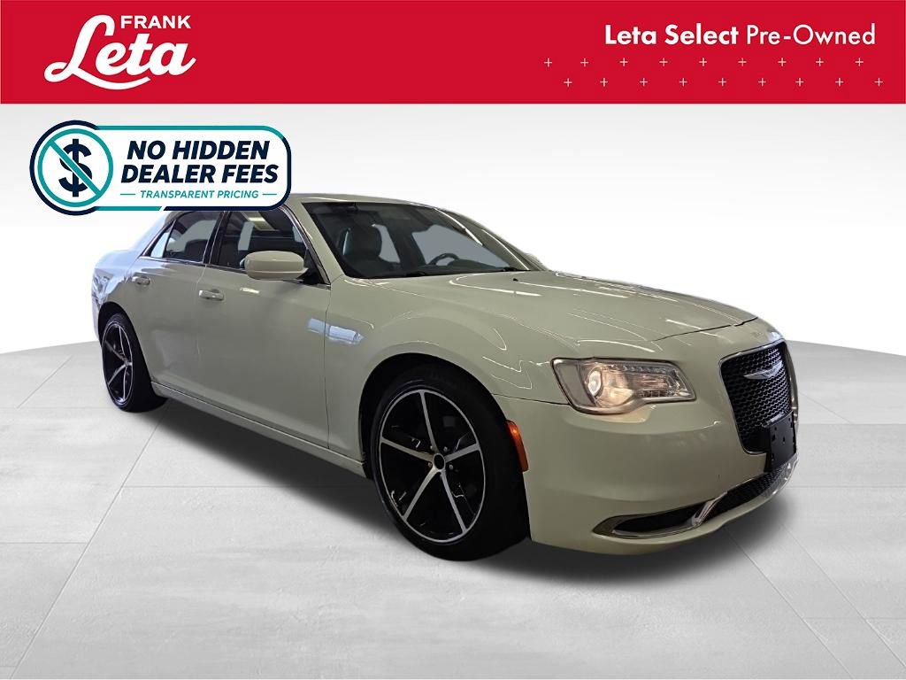 Used 2019 Chrysler 300 Touring w/ Quick Order Package 2EF RWD image 8