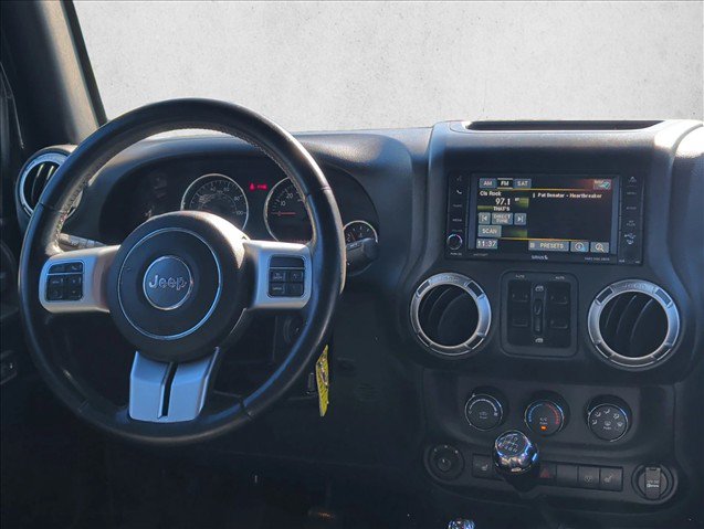 Used 2015 Jeep Wrangler Unlimited Rubicon AWD/4WD image 26