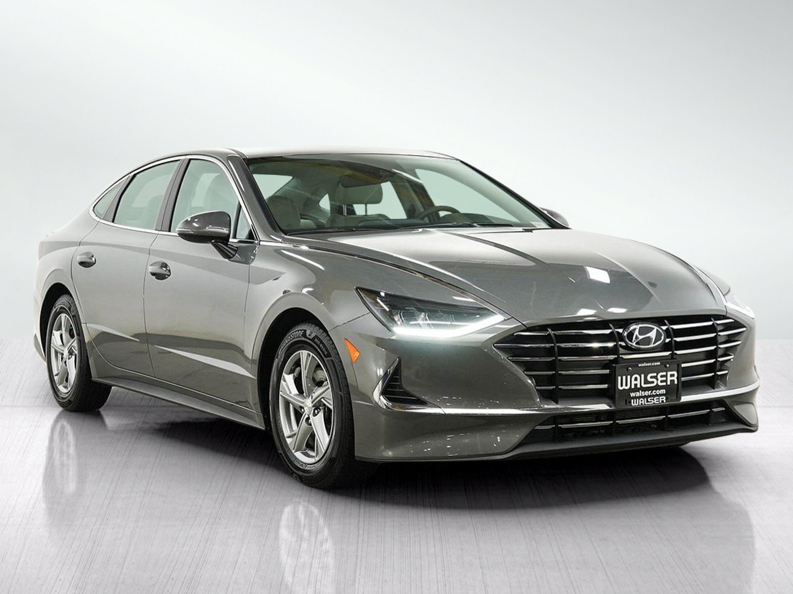 Used 2022 Hyundai Sonata SE w/ Cargo Package FWD image 7