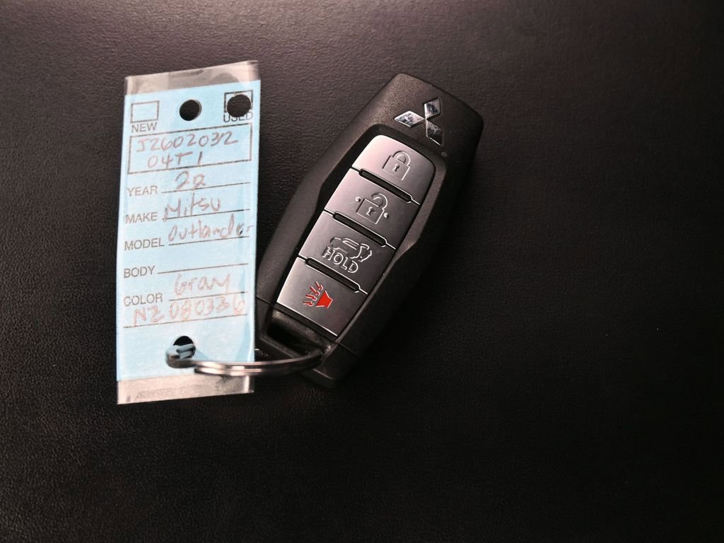 Used 2022 Mitsubishi Outlander SE image 19