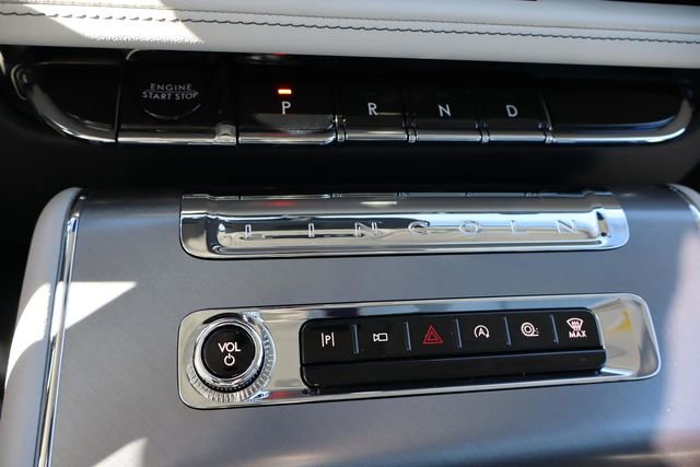 New 2025 Lincoln Aviator 2WD w/ Jet Appearance Package image 11