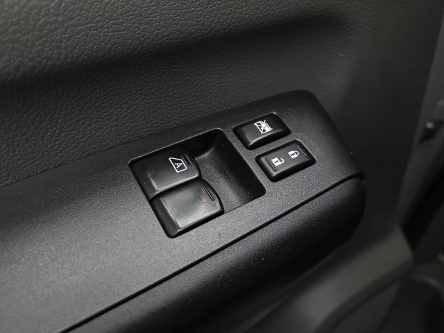 Used 2017 Nissan NV 3500 SL RWD image 28