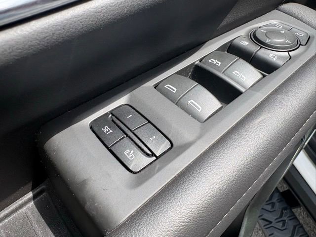 Used 2023 Chevrolet Tahoe Z71 w/ Luxury Package AWD/4WD image 27