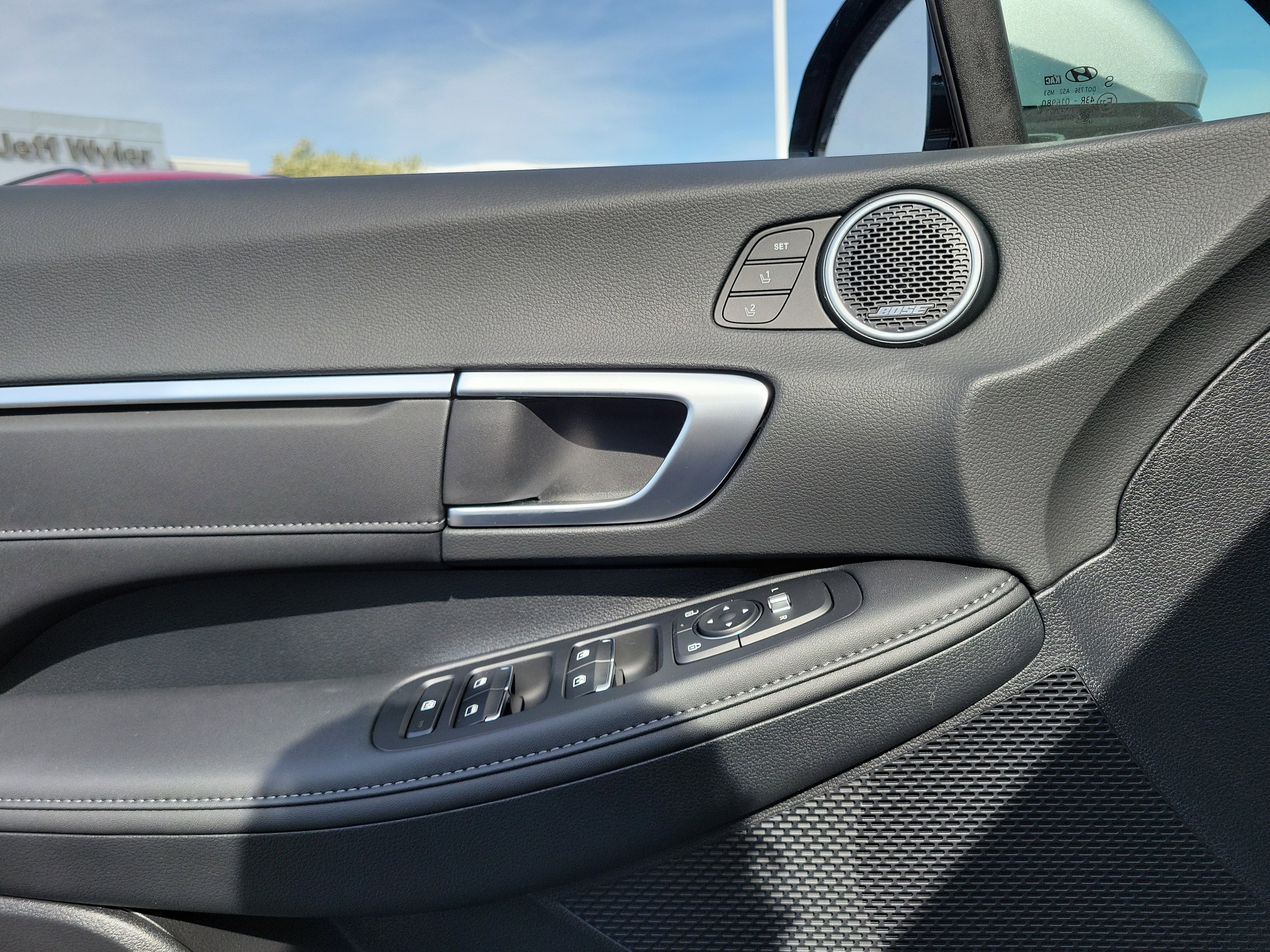 New 2025 Hyundai Sonata Limited image 13