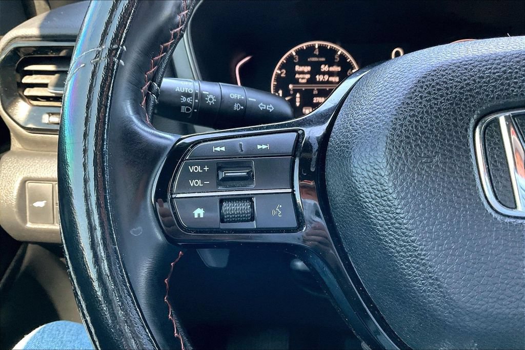 Used 2025 Honda Pilot TrailSport image 10