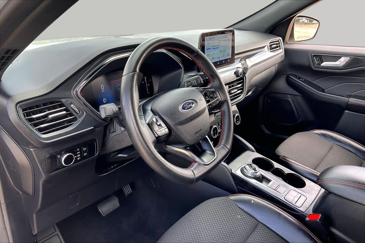 Used 2025 Ford Escape ST-Line FWD image 18