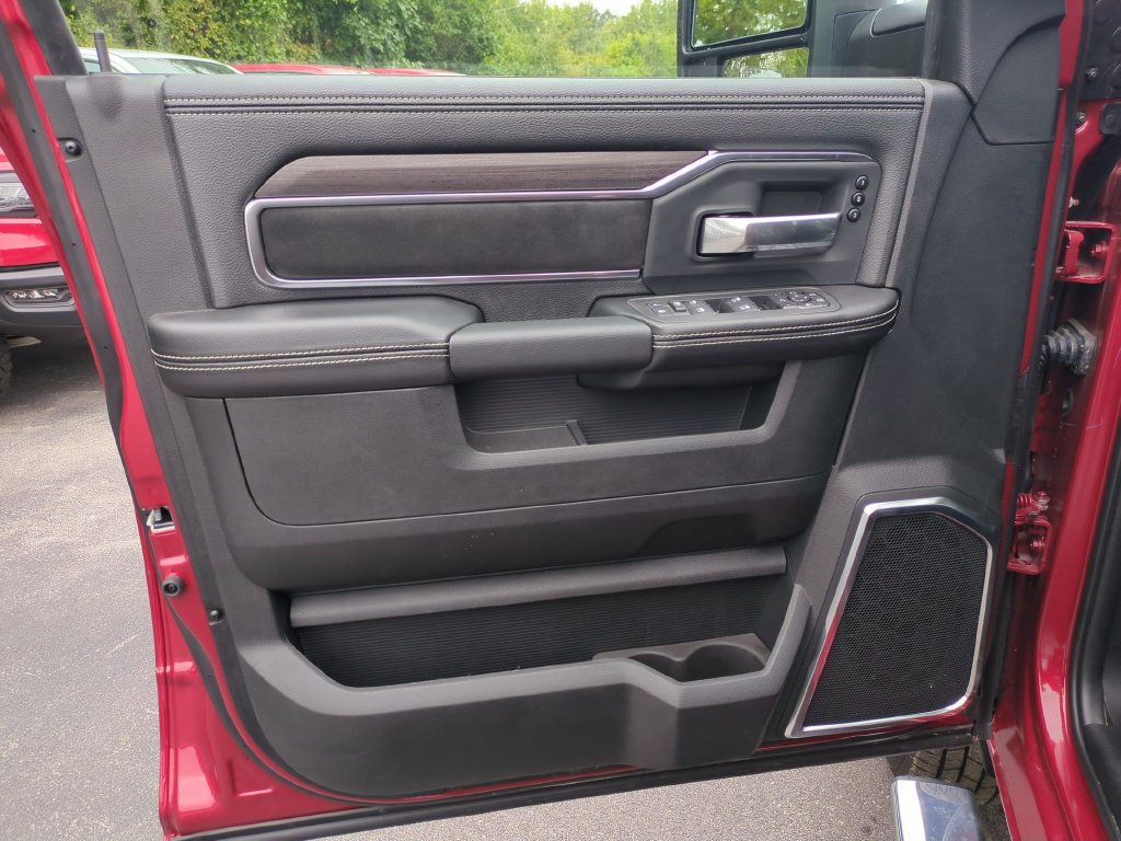 New 2026 RAM 3500 Laramie AWD/4WD image 12