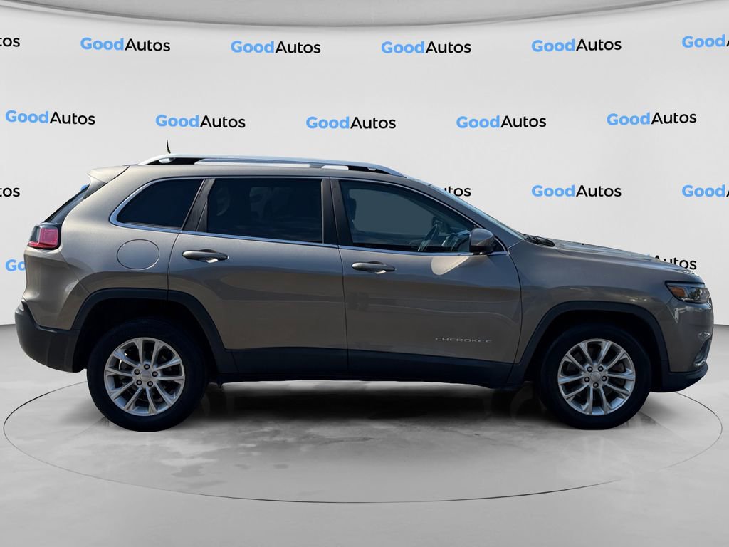 Used 2019 Jeep Cherokee Latitude w/ Popular Appearance Group FWD image 11