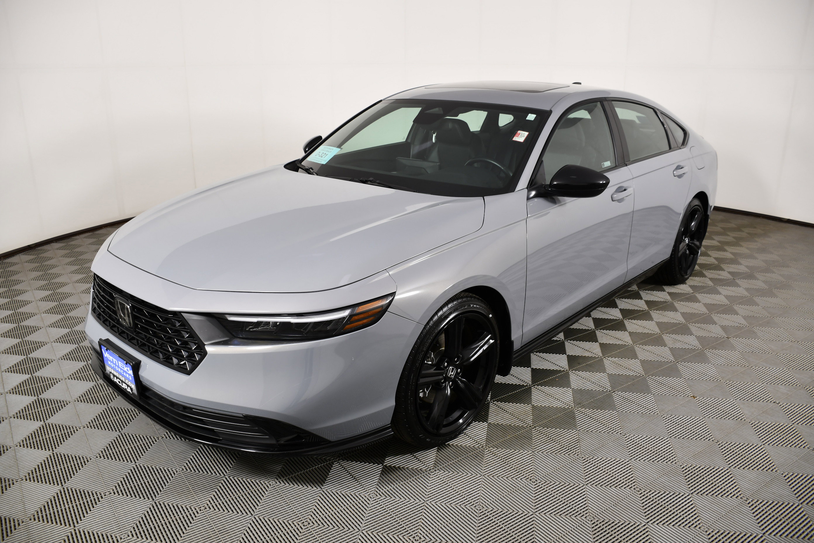 Used 2025 Honda Accord Sport image 9