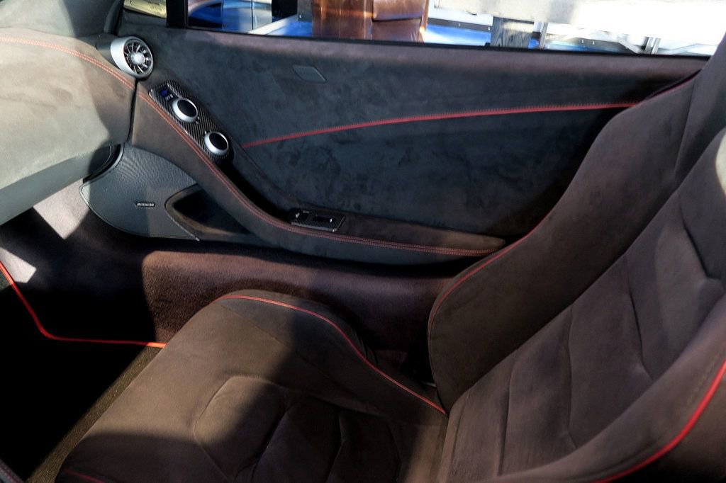 Used 2015 McLaren 650S Spider image 20