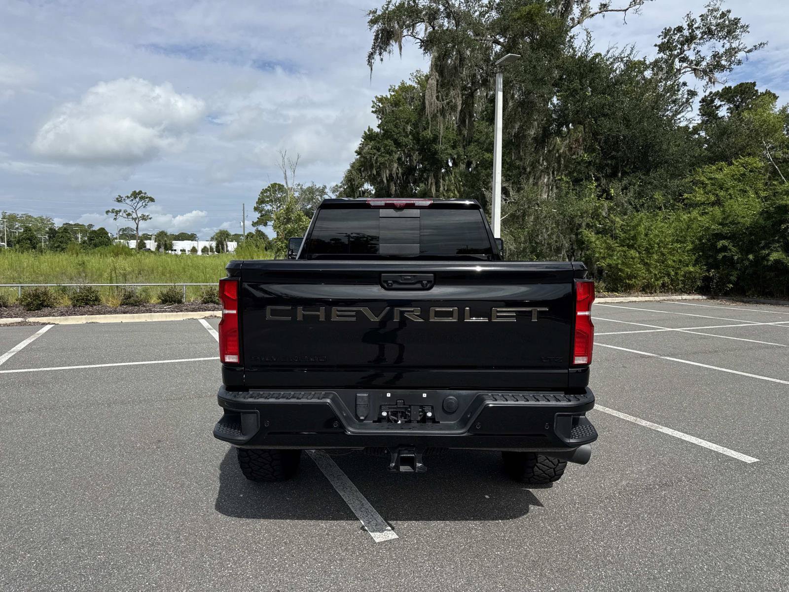 Used 2024 Chevrolet Silverado 2500 LTZ w/ LTZ Plus Package AWD/4WD image 4