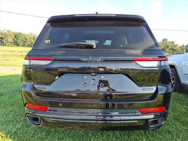 Used 2024 Jeep Grand Cherokee Summit w/ High Altitude Package AWD/4WD image 8