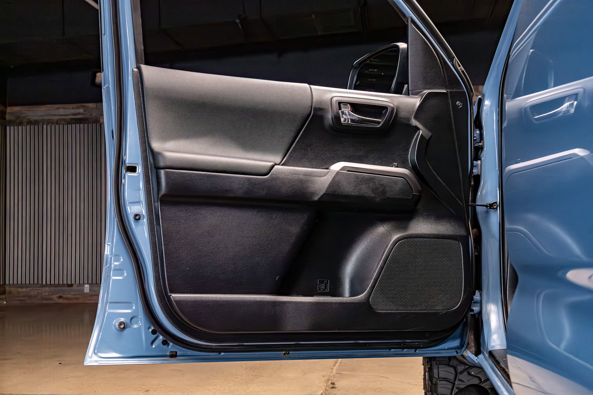 Used 2019 Toyota Tacoma TRD Off-Road w/ Technology Package image 28