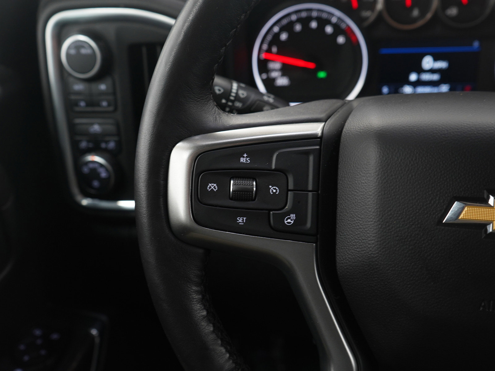 Used 2022 Chevrolet Silverado 1500 LT w/ Z71 Off-Road Package image 26