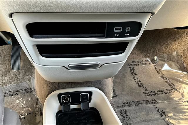 Used 2018 Chrysler Pacifica Touring-L FWD image 14