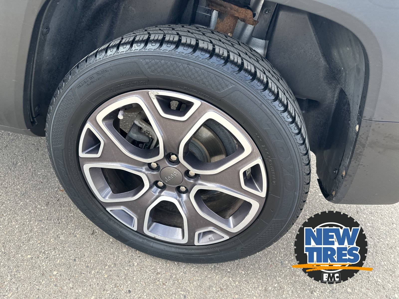 Used 2016 Jeep Renegade Limited AWD/4WD image 9