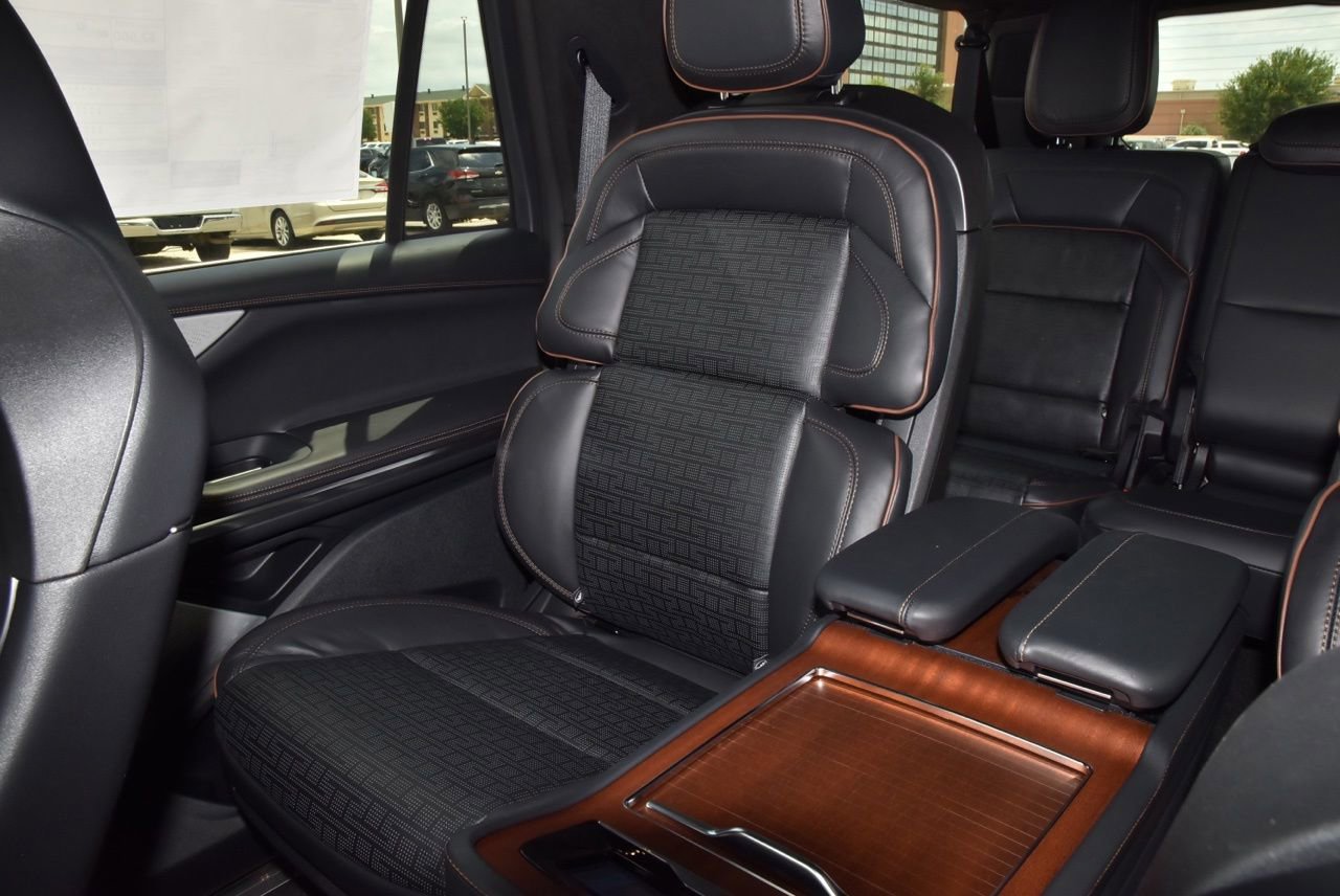 New 2026 Lincoln Navigator L Black Label AWD/4WD image 19