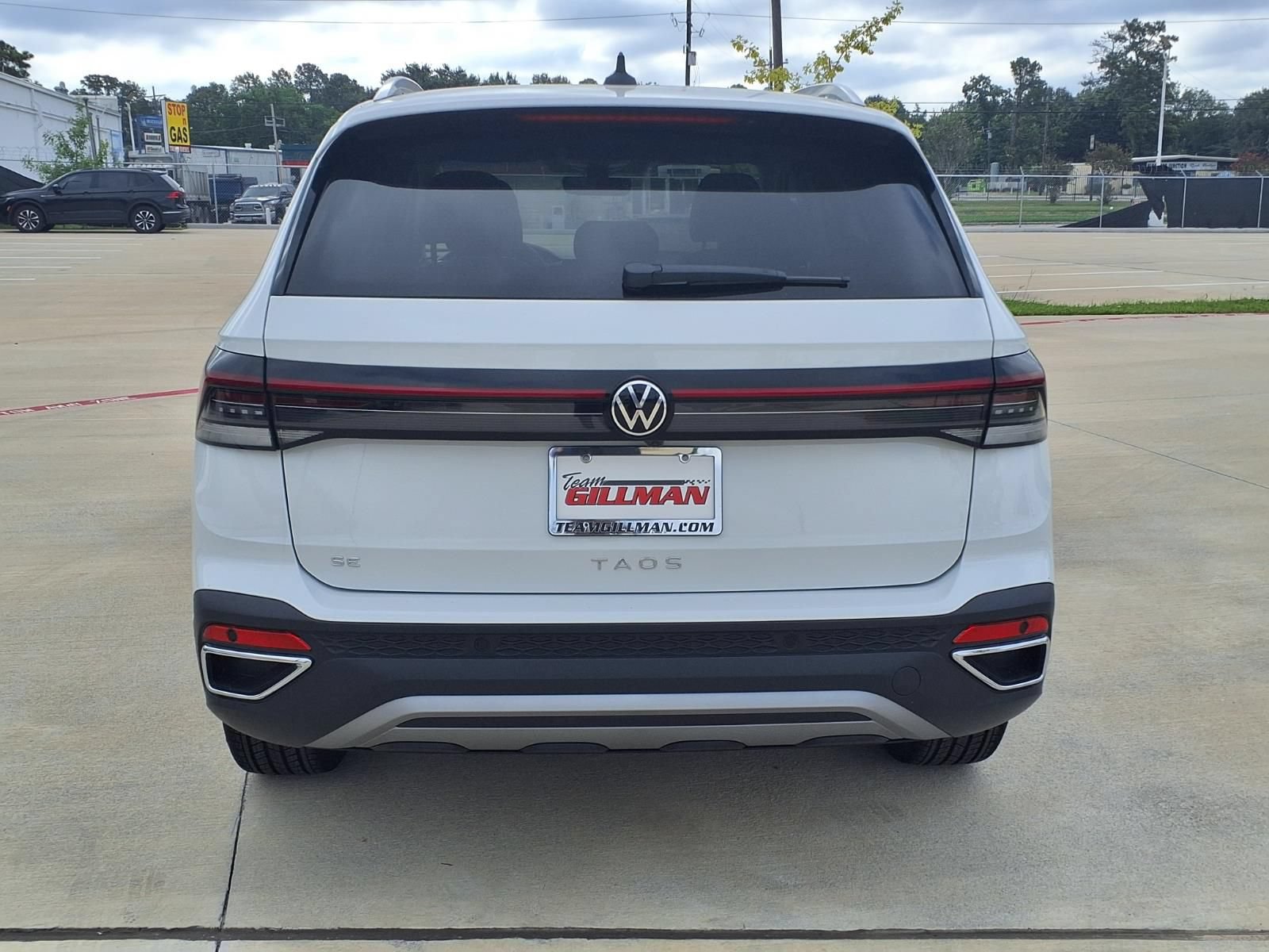 New 2026 Volkswagen Taos SE FWD image 6