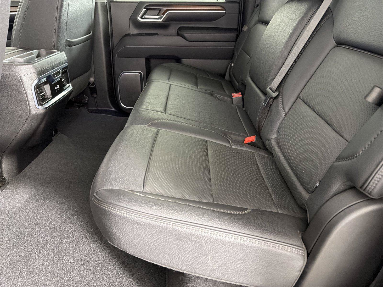 Used 2024 GMC Sierra 2500 Denali AWD/4WD image 17