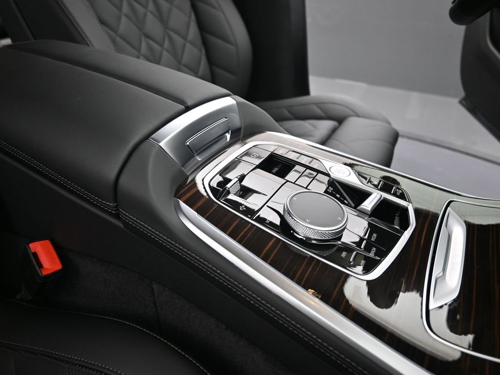 New 2026 BMW X7 xDrive40i w/ Premium Package image 23