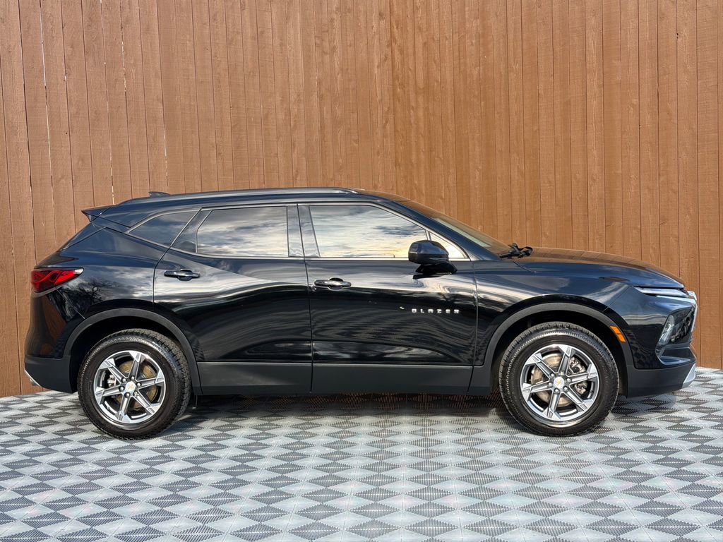 Used 2023 Chevrolet Blazer LT w/ Convenience Package image 12