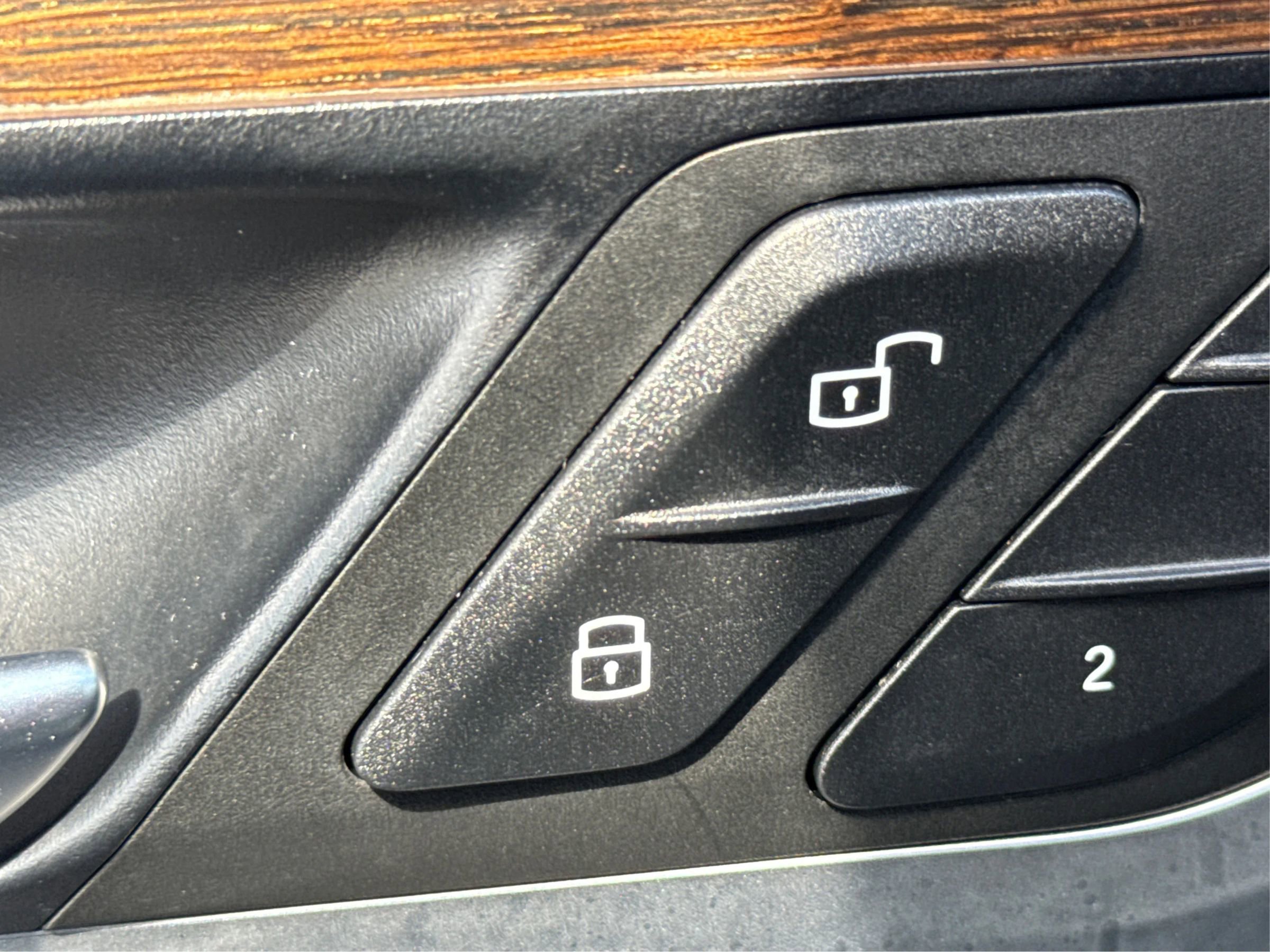 Used 2020 BMW X4 M40i w/ Premium Package image 41