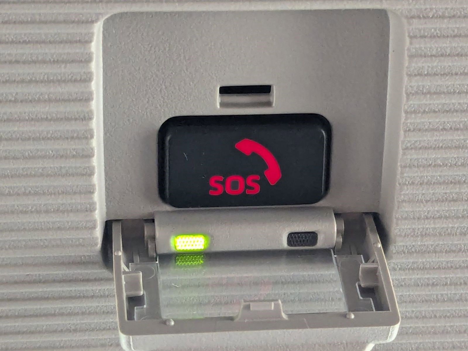 Used 2023 Toyota RAV4 XLE image 30