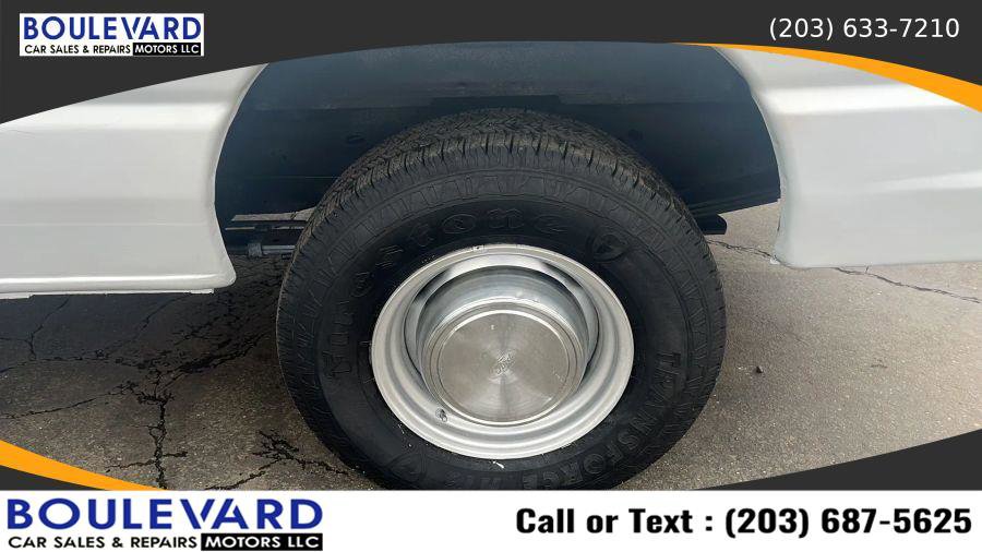 Used 2006 Ford E-350 and Econoline 350 Super Duty image 25