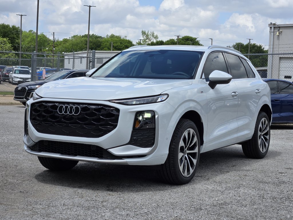 Used 2026 Audi Q3 quattro 2.0T w/ Driver Assistance Package AWD/4WD image 6