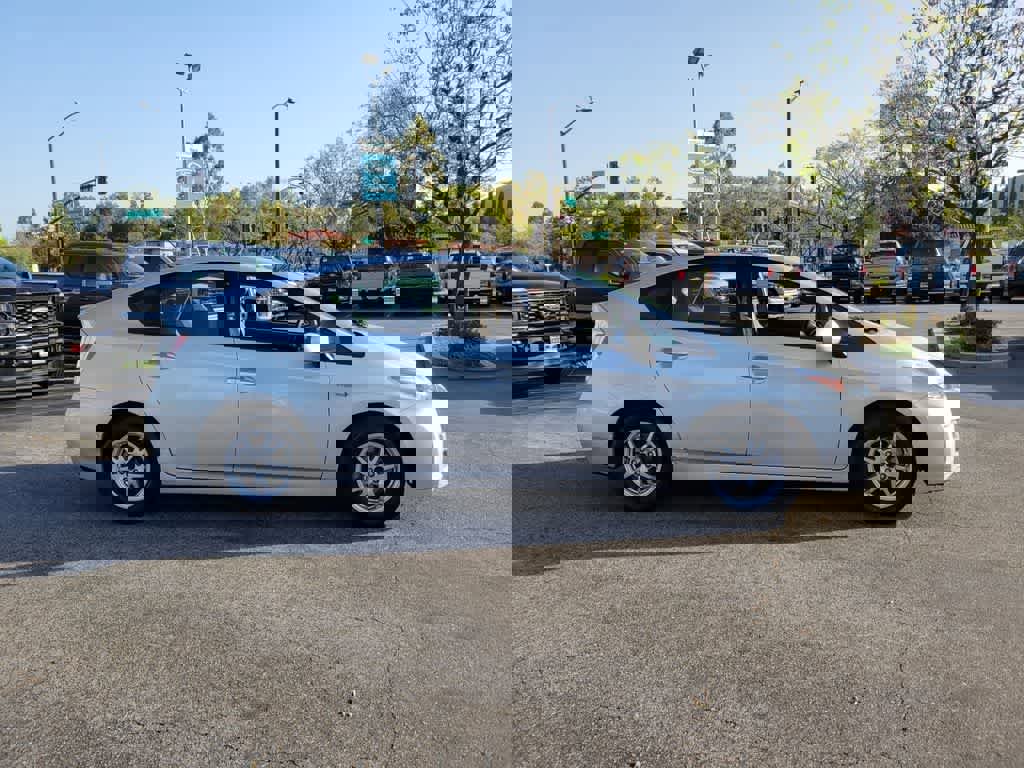 Used 2010 Toyota Prius Two FWD image 5