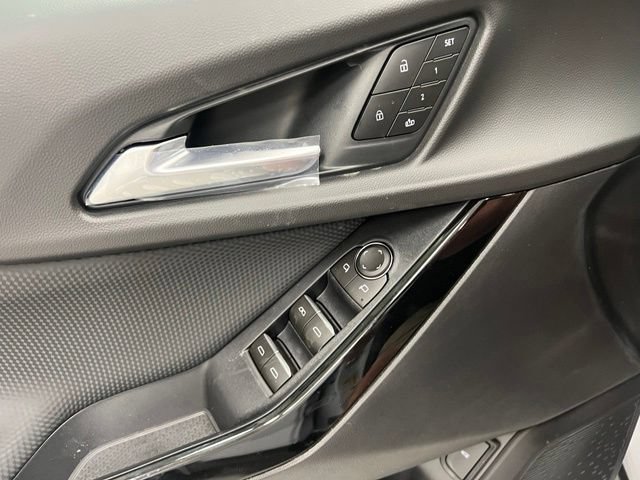 New 2026 Chevrolet Equinox RS w/ Convenience Package III AWD/4WD image 14