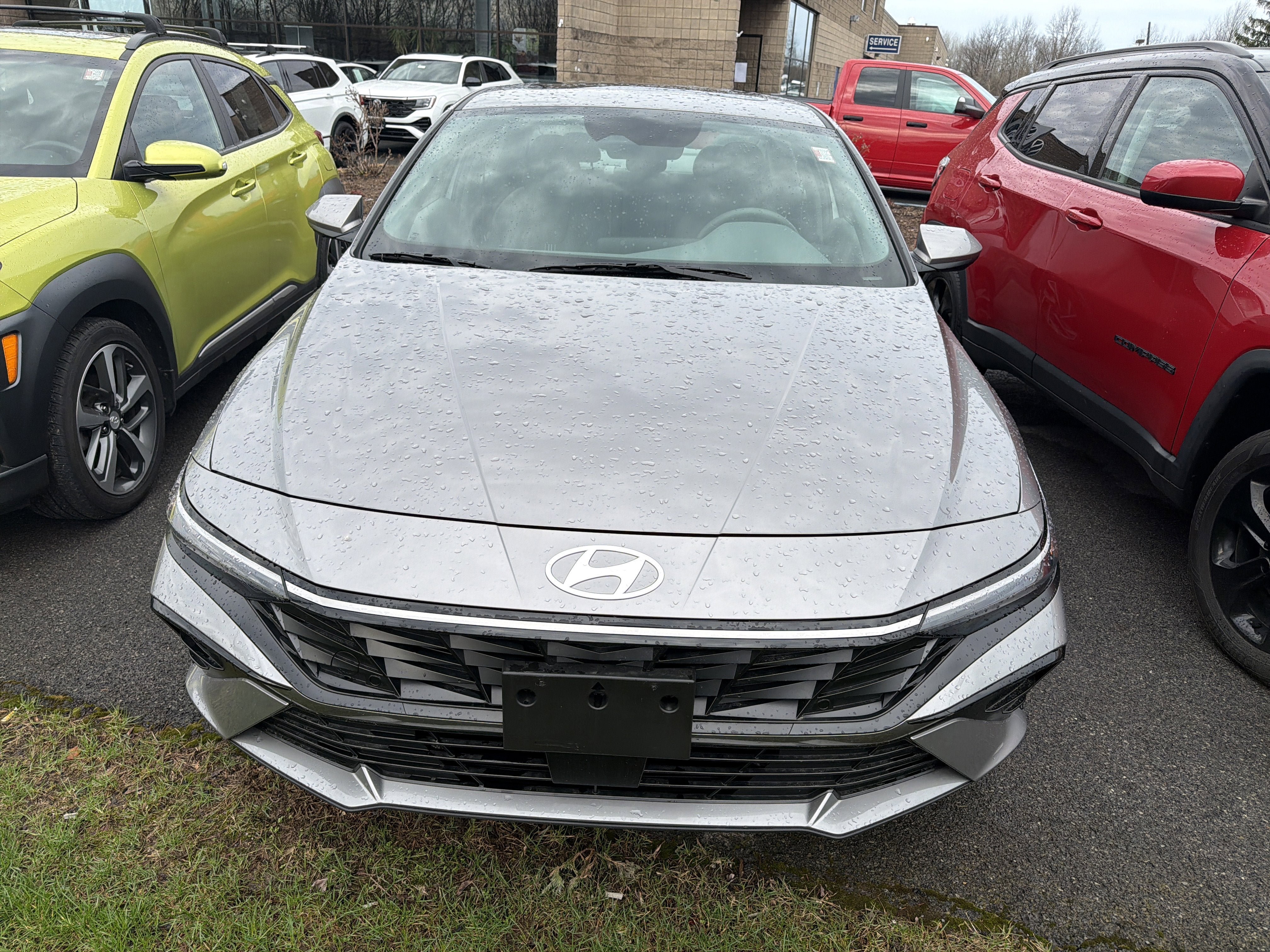 Used 2024 Hyundai Elantra SEL w/ Convenience Package FWD image 3
