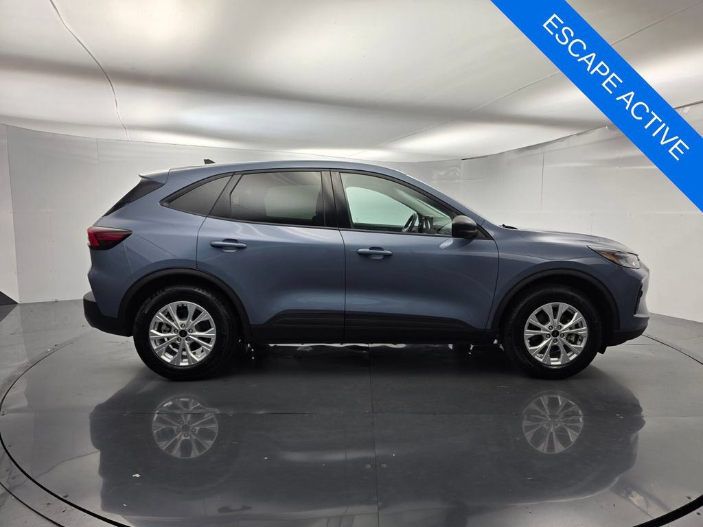 Used 2026 Ford Escape Active w/ Tech Pack #1 FWD image 3