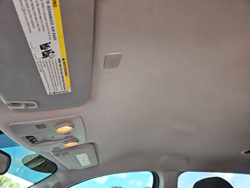 Used 2017 Chevrolet Traverse LT w/ Style and Technology Package FWD image 31