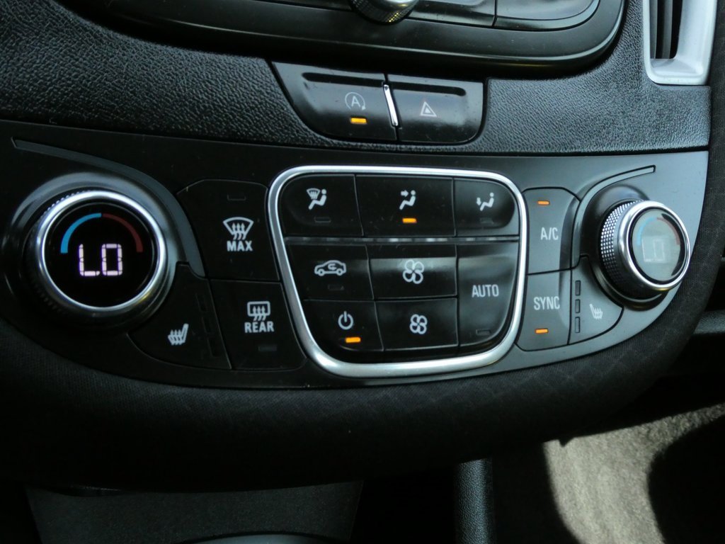 Used 2022 Chevrolet Malibu LT image 16