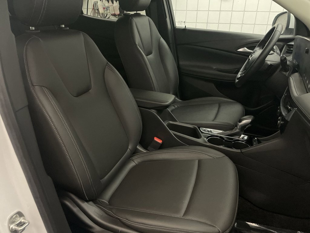 Used 2024 Buick Encore GX Sport Touring image 20