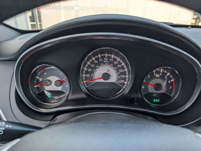 Used 2013 Chrysler 200 Limited image 14