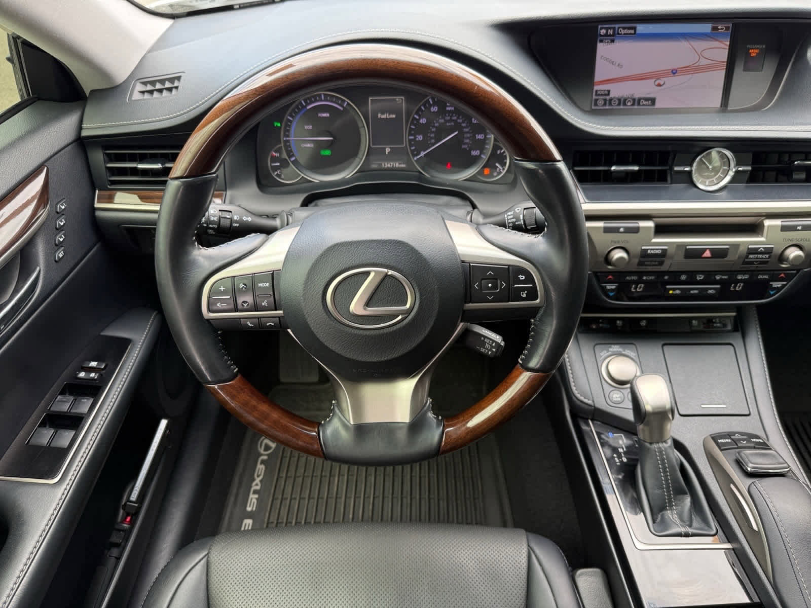 Used 2016 Lexus ES 300h w/ Navigation System Package image 13