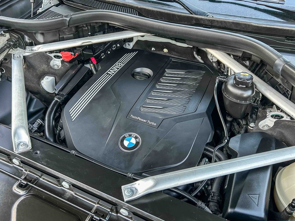 Used 2020 BMW X7 xDrive40i w/ M Sport Package AWD/4WD image 34