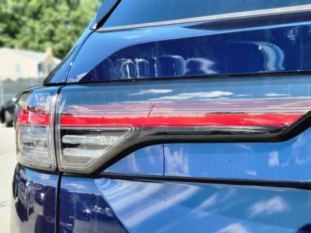 New 2025 Mitsubishi Outlander SE image 9