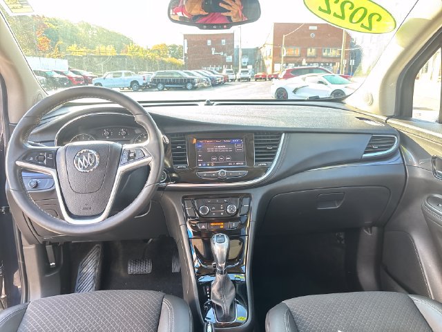 Used 2022 Buick Encore Preferred AWD/4WD image 12