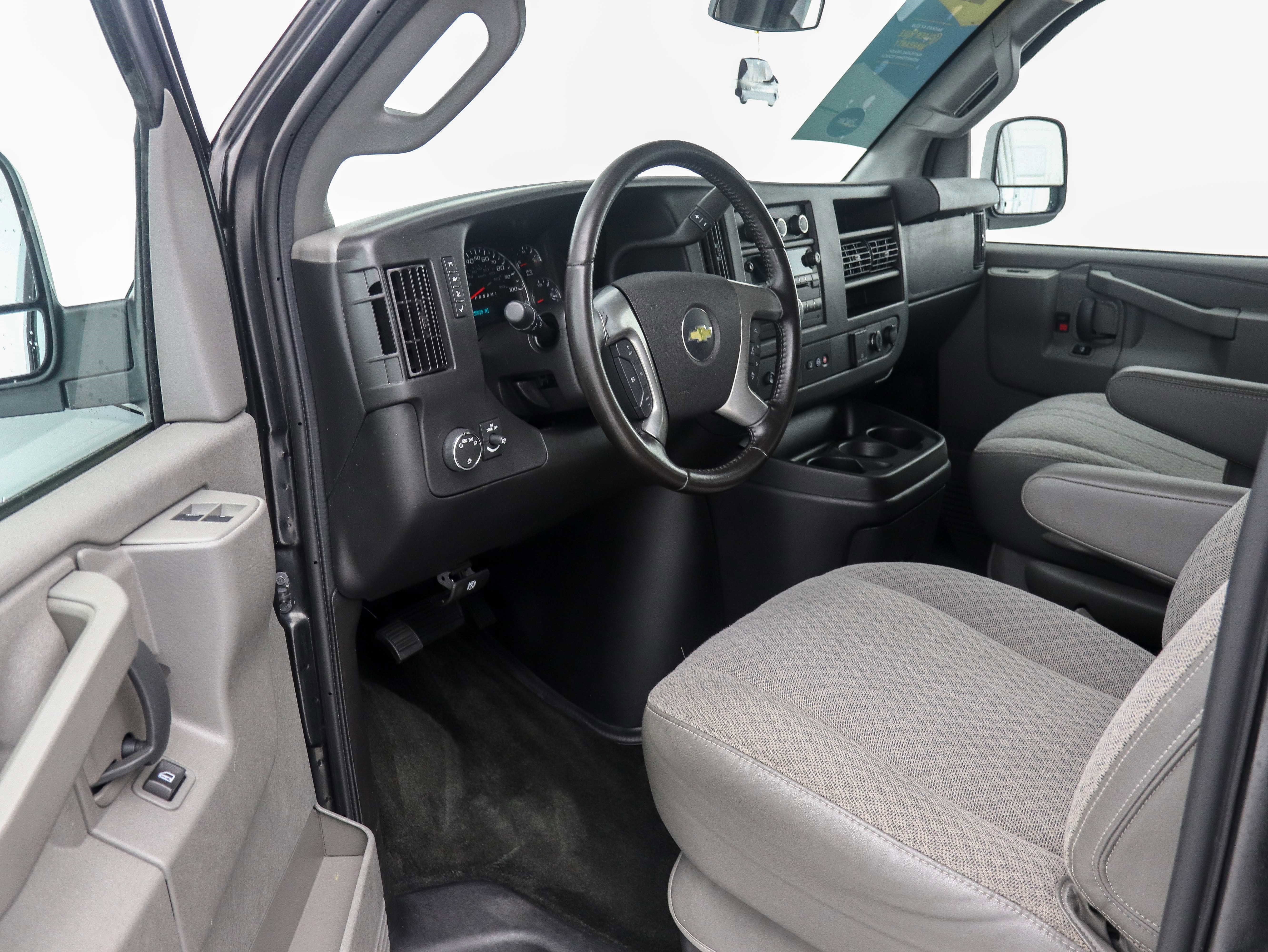 Used 2016 Chevrolet Express 2500 LS image 19