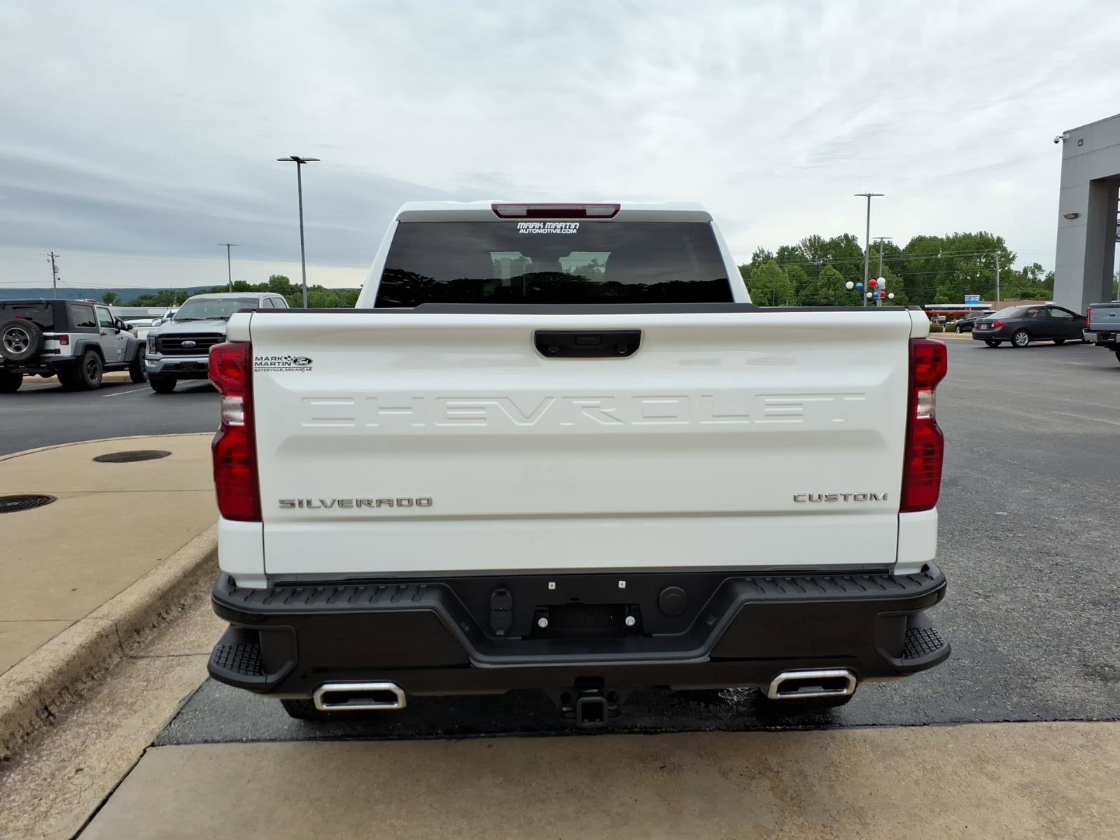 Used 2025 Chevrolet Silverado 1500 Custom Trail Boss AWD/4WD image 4