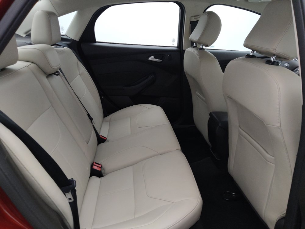 Used 2017 Ford Focus Titanium FWD image 19
