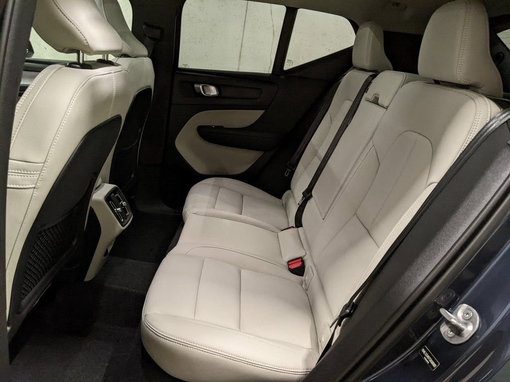 New 2026 Volvo XC40 B5 Ultra w/ Protection Package Premier image 23