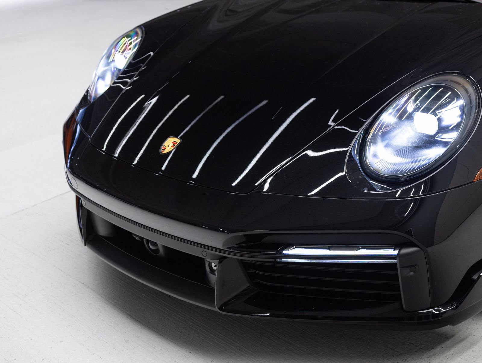Used 2025 Porsche 911 Turbo S AWD/4WD image 33