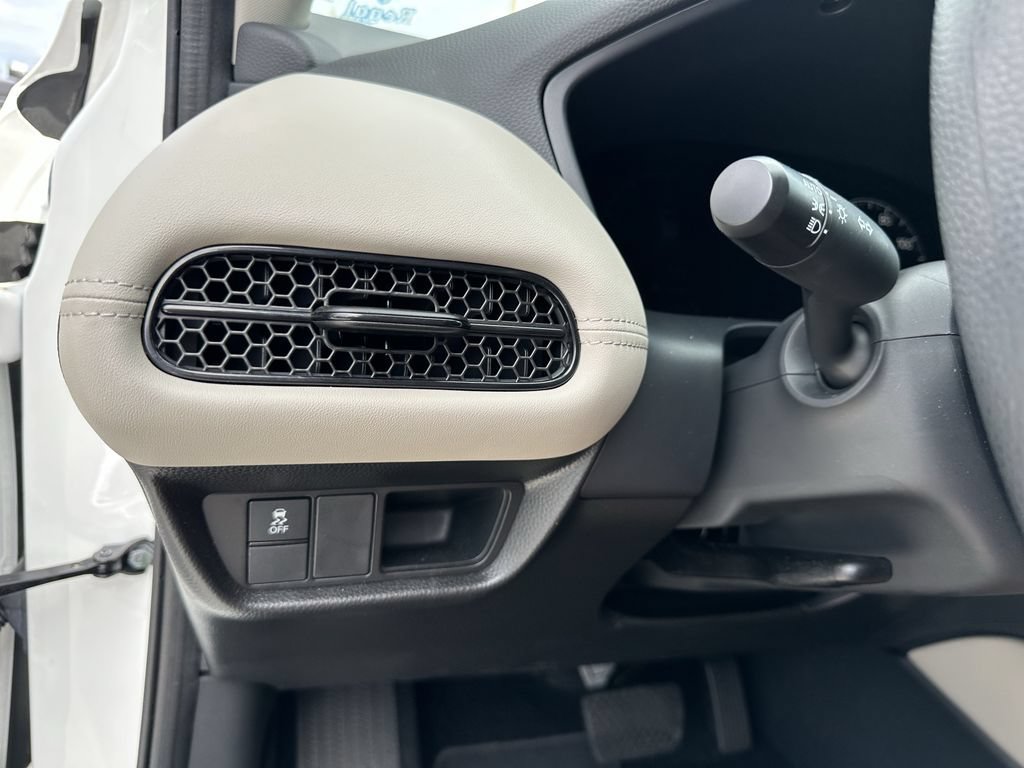 Used 2025 Honda HR-V LX image 28