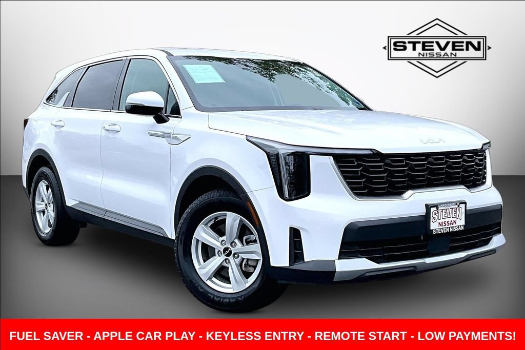 Used 2024 Kia Sorento LX FWD image 1